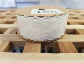 Stuha krajka 9 m široká K4992