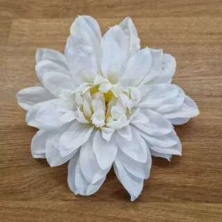 Květ jiřina, bílá 7 cm K0804