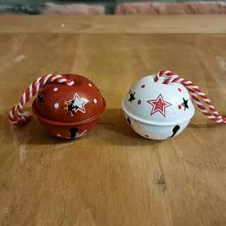 Rolnička závěs kov červená/bílá K2283