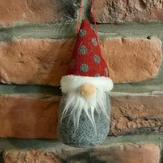 Skřítek na zavěšení textil 14 cm K4069