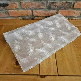 Běhoun juta s peřím šedá 48 cm x 2,7 m K1567