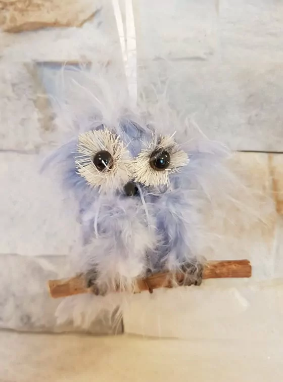 Sova s peřím na zavěšení K0394