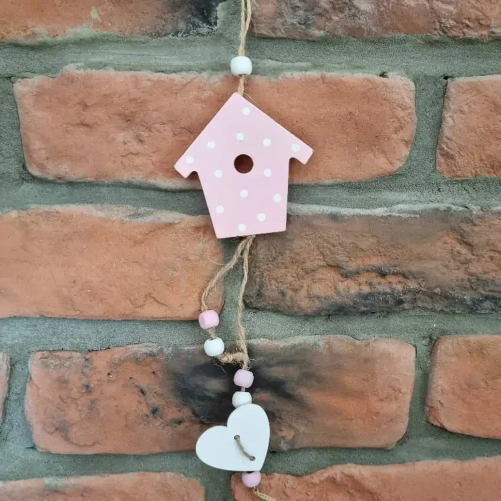 Domeček na zavěšení mix barev K3775