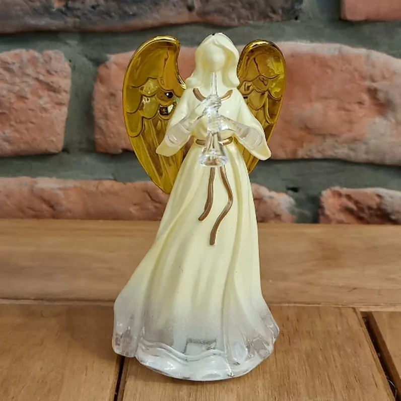 Anděl svítící s trumpetou K0202