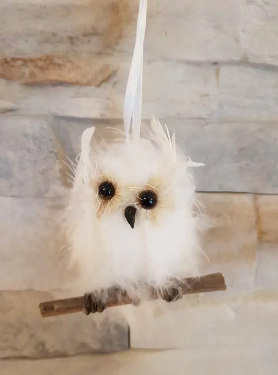 Sova s peřím na zavěšení K0394