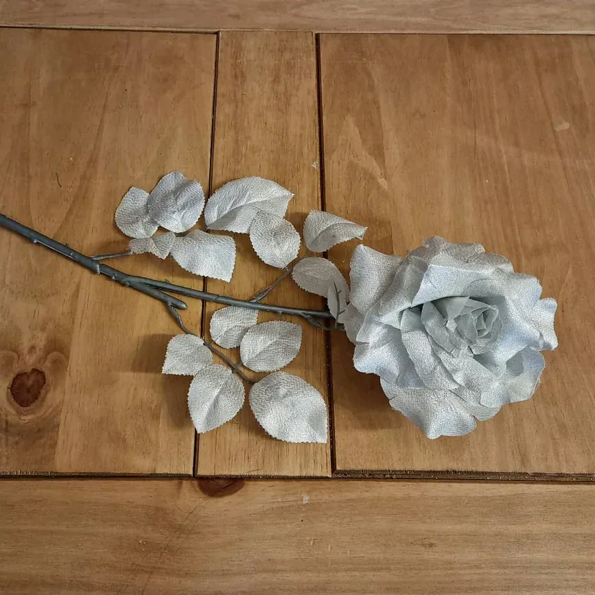 Růže zimní stříbrná 72 cm K9285