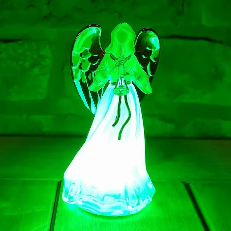 Anděl svítící s trumpetou K0202